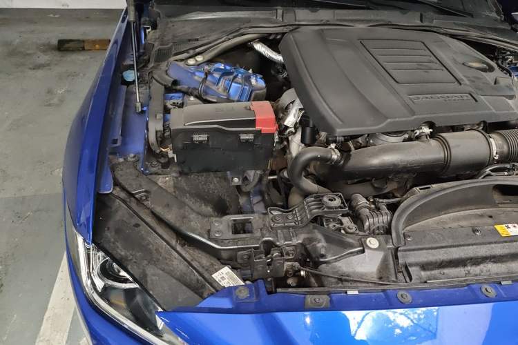 Used Jaguar XEL 2018 2.0T 200 PS Luxury Edition Engine Bay Right