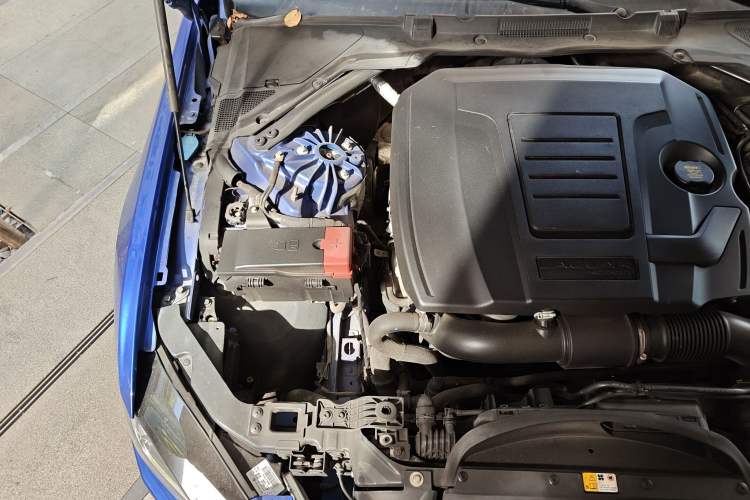 Used Jaguar XEL 2018 2.0T 200 PS First-Edition Limited Edition Engine Bay Right