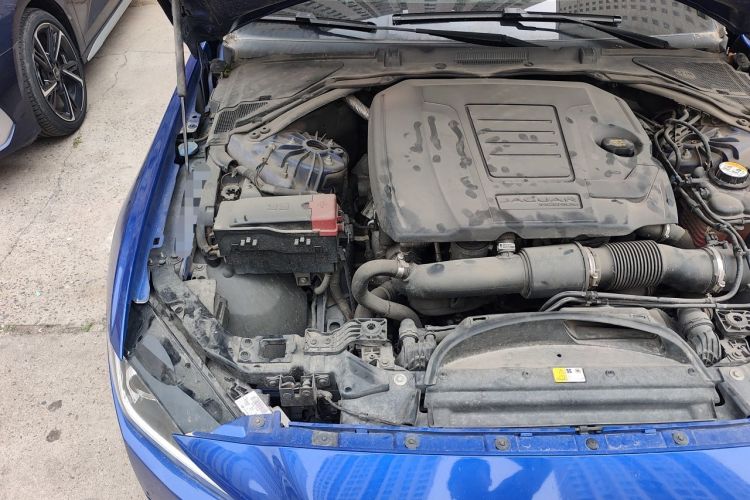 Used Jaguar XEL 2018 2.0T 200 PS First-Edition Limited Edition Engine Bay Right