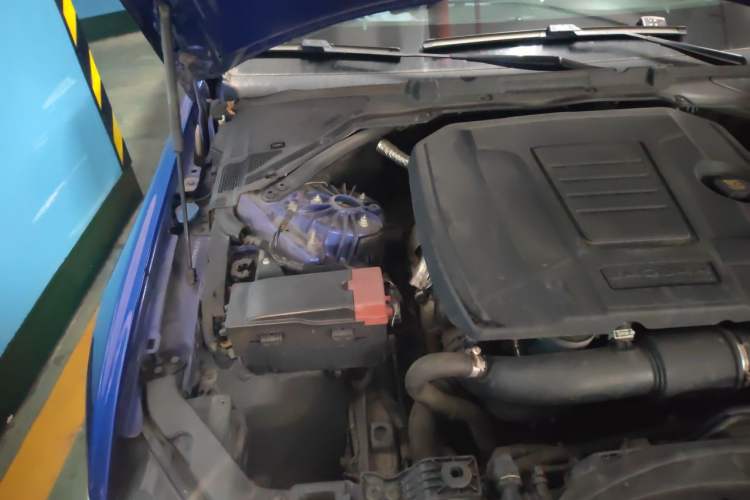 Used Jaguar XEL 2018 2.0T 200 PS Premium Edition Engine Bay Right
