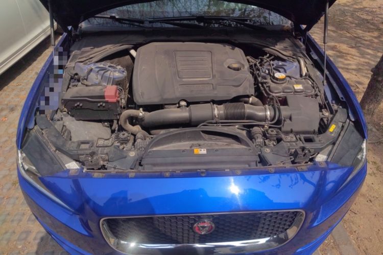 Used Jaguar XEL 2018 2.0T 200 PS First-Edition Limited Edition Engine Bay