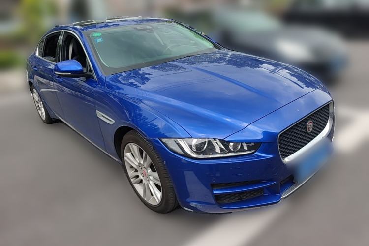 Used Jaguar XEL 2018 2.0T 200 PS Premium Edition Front Right 45 Deg