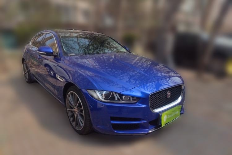 Used Jaguar XEL 2018 2.0T 200 PS First-Edition Limited Edition Front Right 45 Deg