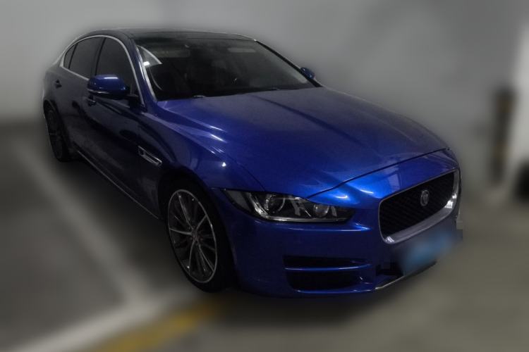 Used Jaguar XEL 2018 2.0T 200 PS Premium Edition Front Right 45 Deg