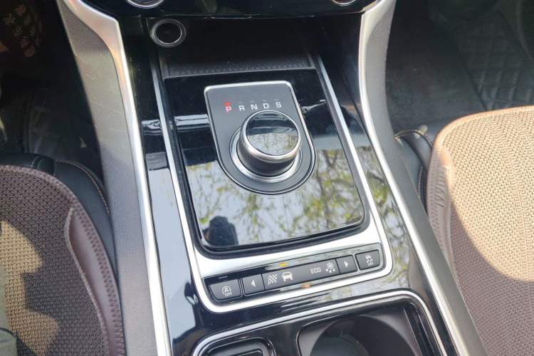 Used Jaguar XEL 2018 2.0T 200 PS Luxury Edition Gear Lever