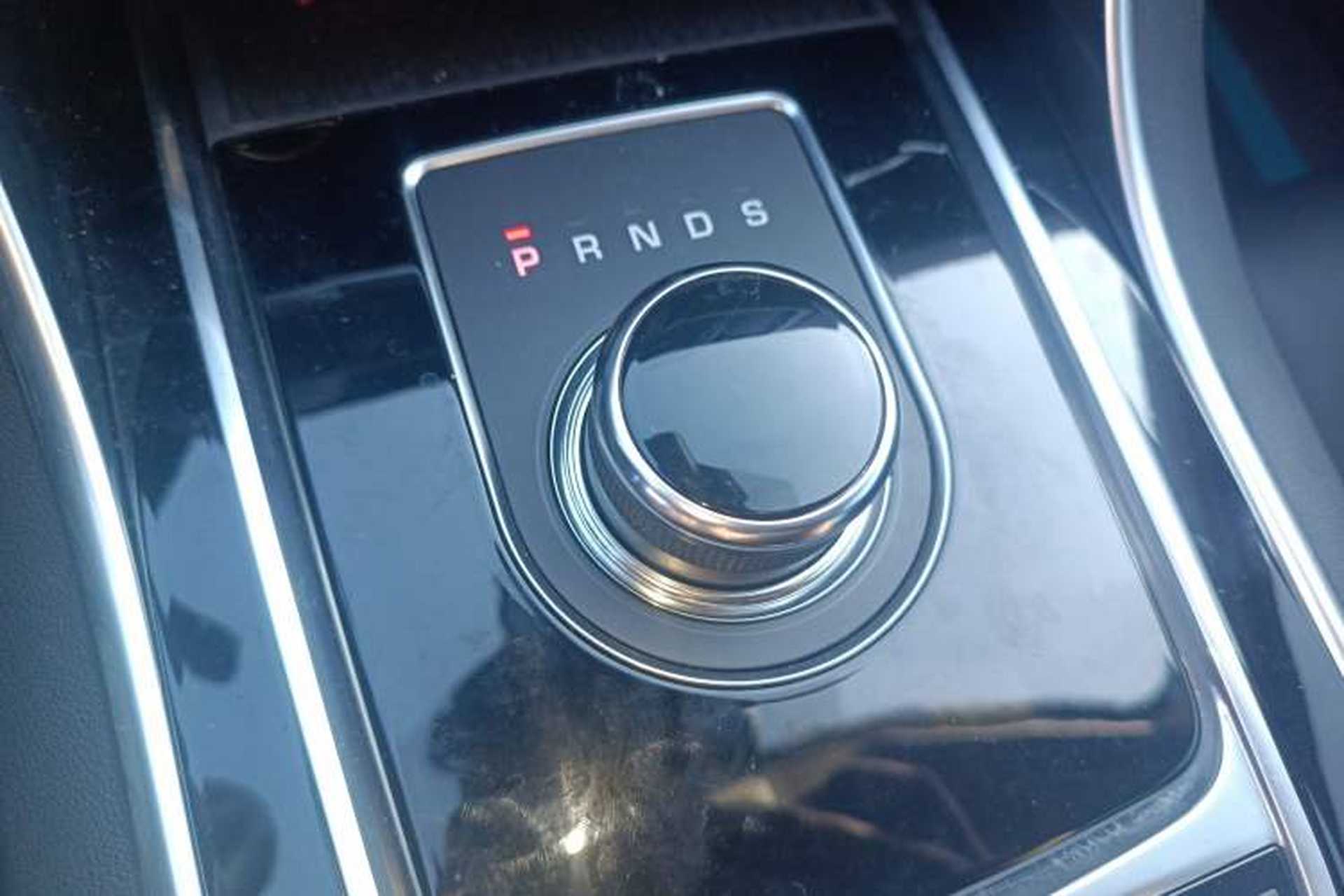 Used Jaguar XEL 2018 2.0T 200 PS Luxury Edition Gear Lever