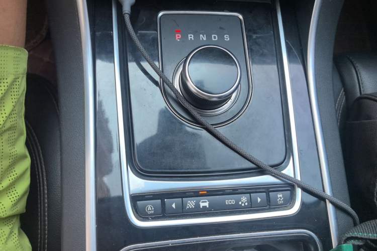 Used Jaguar XEL 2018 2.0T 200 PS Elite Edition Gear Lever