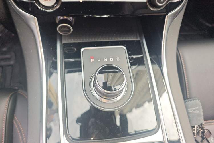 Used Jaguar XEL 2018 2.0T 200 PS Premium Edition Gear Lever