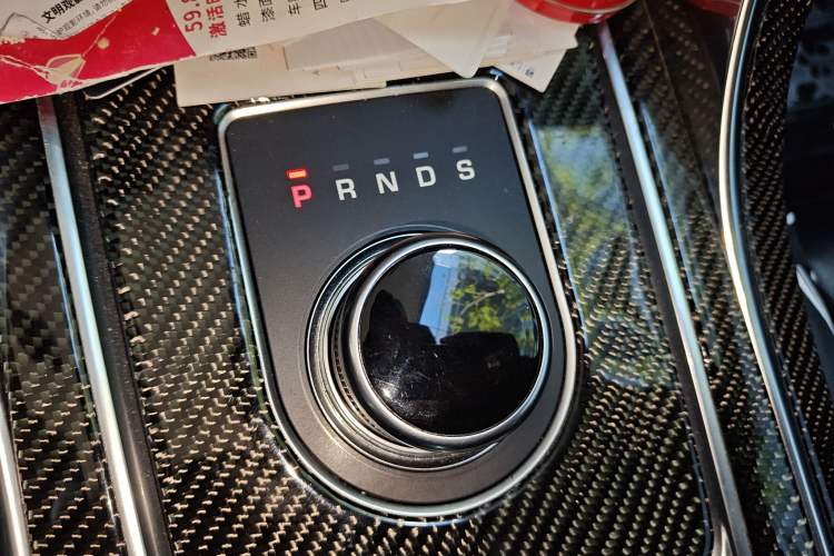 Used Jaguar XEL 2018 2.0T 200 PS First-Edition Limited Edition Gear Lever