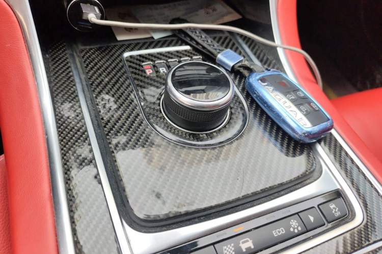 Used Jaguar XEL 2018 2.0T 200 PS First-Edition Limited Edition Gear Lever