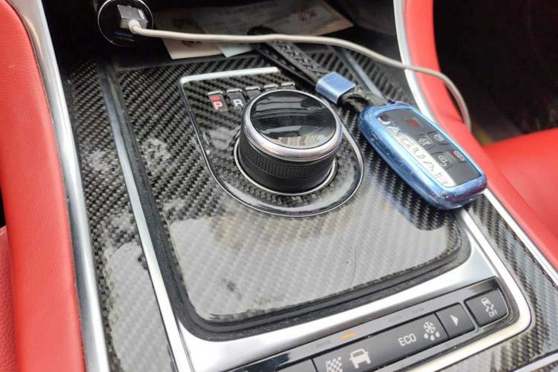 Used Jaguar XEL 2018 2.0T 200 PS First-Edition Limited Edition Gear Lever