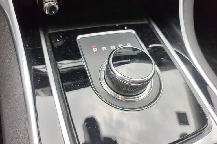 Used Jaguar XEL 2018 2.0T 200 PS Premium Edition Gear Lever