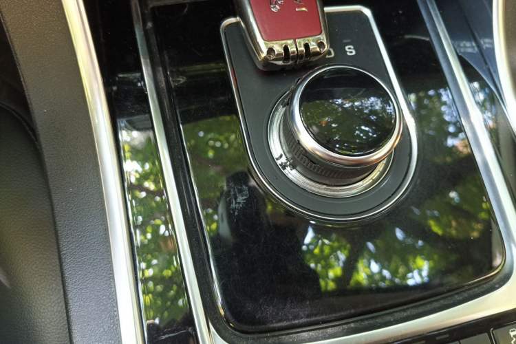 Used Jaguar XEL 2018 2.0T 200 PS Premium Edition Gear Lever