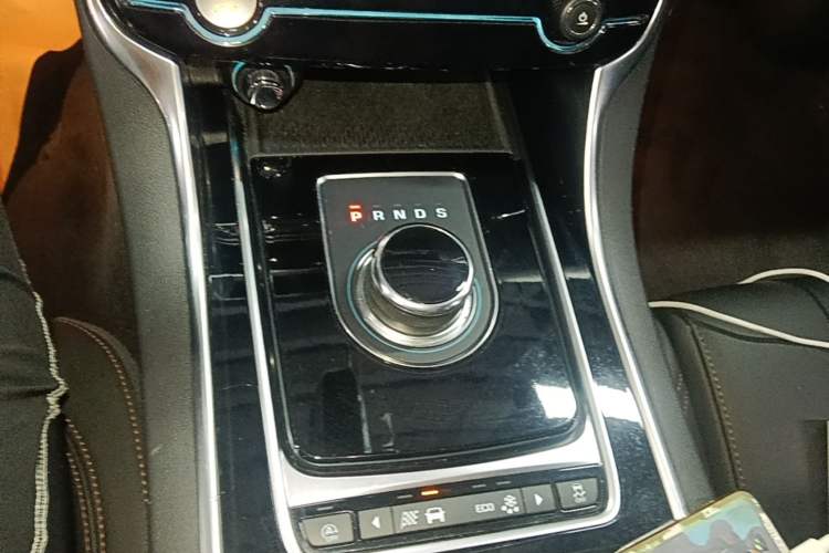 Used Jaguar XEL 2018 2.0T 200 PS Premium Edition Gear Lever