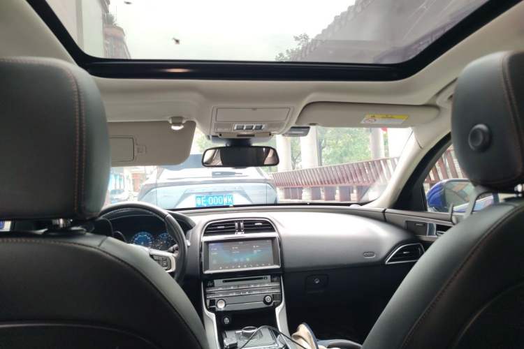 Used Jaguar XEL 2018 2.0T 200 PS Premium Edition Headliner