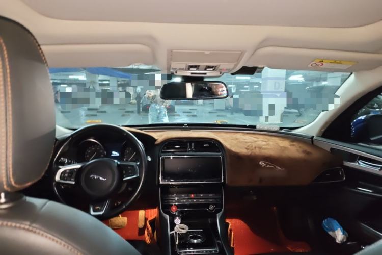 Used Jaguar XEL 2018 2.0T 200 PS Luxury Edition Headliner