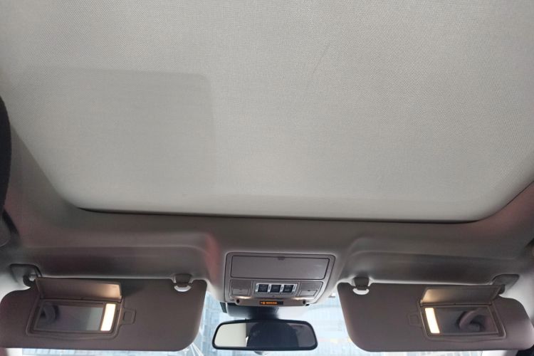 Used Jaguar XEL 2018 2.0T 250 PS Premium Edition Headliner