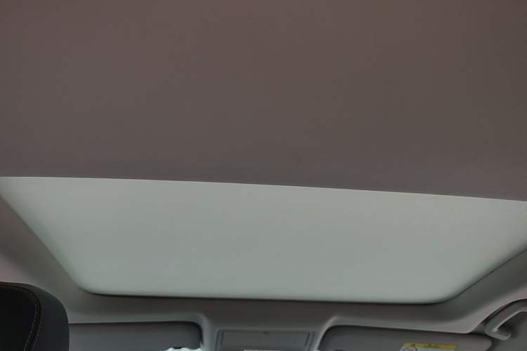 Used Jaguar XEL 2018 2.0T 200 PS Premium Edition Headliner