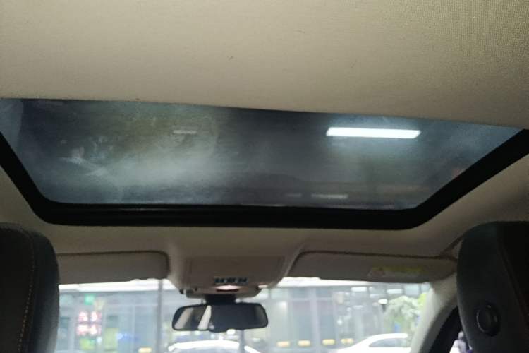 Used Jaguar XEL 2018 2.0T 200 PS Premium Edition Headliner