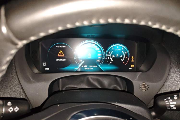 Used Jaguar XEL 2018 2.0T 200 PS Premium Edition Instrument Cluster