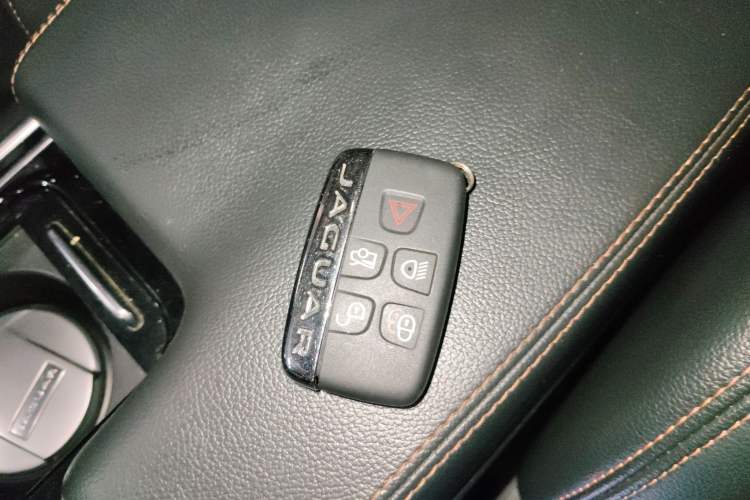 Used Jaguar XEL 2018 2.0T 200 PS Premium Edition Interior 1
