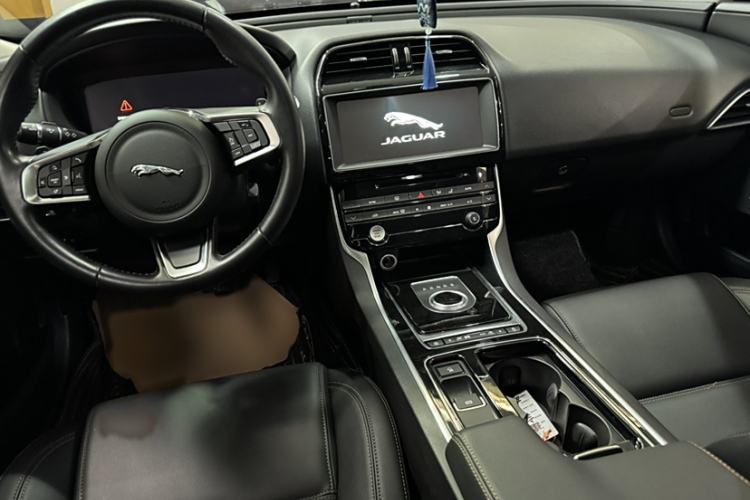 Used Jaguar XEL 2018 2.0T 200 PS Premium Edition Interior 1