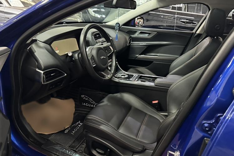 Used Jaguar XEL 2018 2.0T 200 PS Premium Edition Interior 2