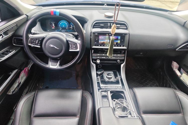 Used Jaguar XEL 2018 2.0T 200 PS First-Edition Limited Edition Interior 2