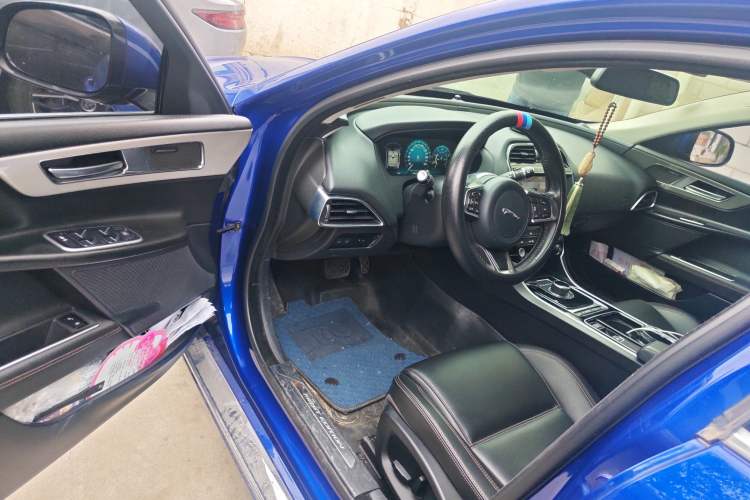 Used Jaguar XEL 2018 2.0T 200 PS First-Edition Limited Edition Interior 3
