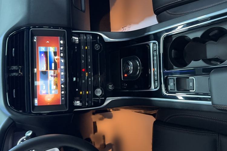 Used Jaguar XEL 2018 2.0T 200 PS Premium Edition Interior 5
