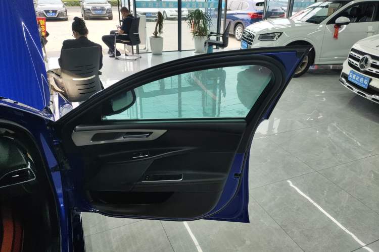Used Jaguar XEL 2018 2.0T 200 PS Luxury Edition Interior 5