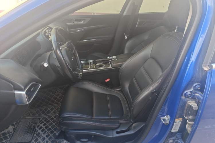Used Jaguar XEL 2018 2.0T 200 PS Premium Edition Left Front Seat