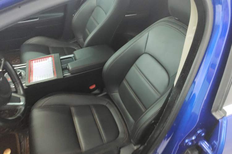 Used Jaguar XEL 2018 2.0T 200 PS Luxury Edition Left Front Seat