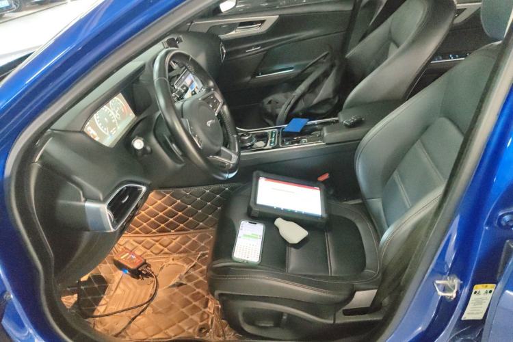 Used Jaguar XEL 2018 2.0T 200 PS Premium Edition Left Front Seat