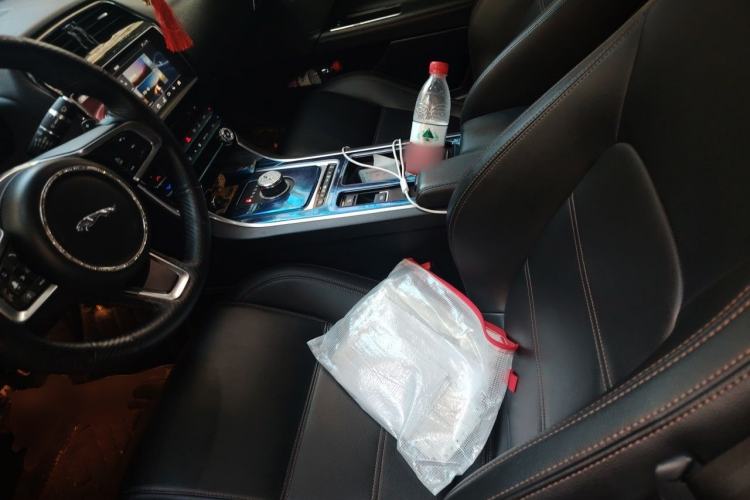 Used Jaguar XEL 2018 2.0T 200 PS Premium Edition Left Front Seat
