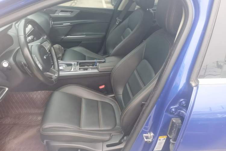 Used Jaguar XEL 2018 2.0T 200 PS Premium Edition Left Front Seat