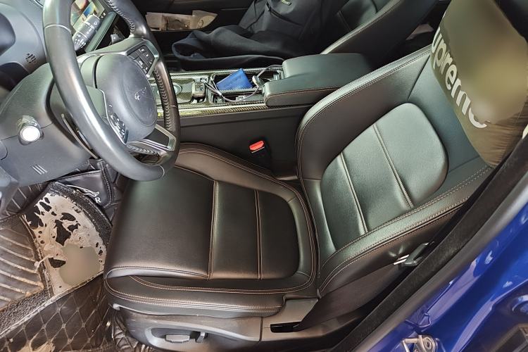 Used Jaguar XEL 2018 2.0T 200 PS First-Edition Limited Edition Left Front Seat