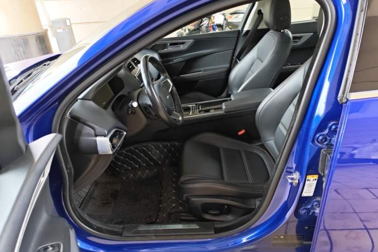 Used Jaguar XEL 2018 2.0T 200 PS Premium Edition Left Front Seat