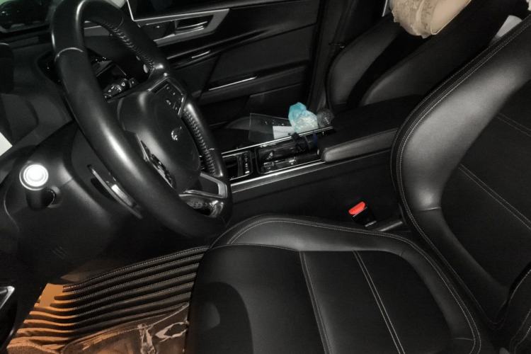 Used Jaguar XEL 2018 2.0T 200 PS Premium Edition Left Front Seat