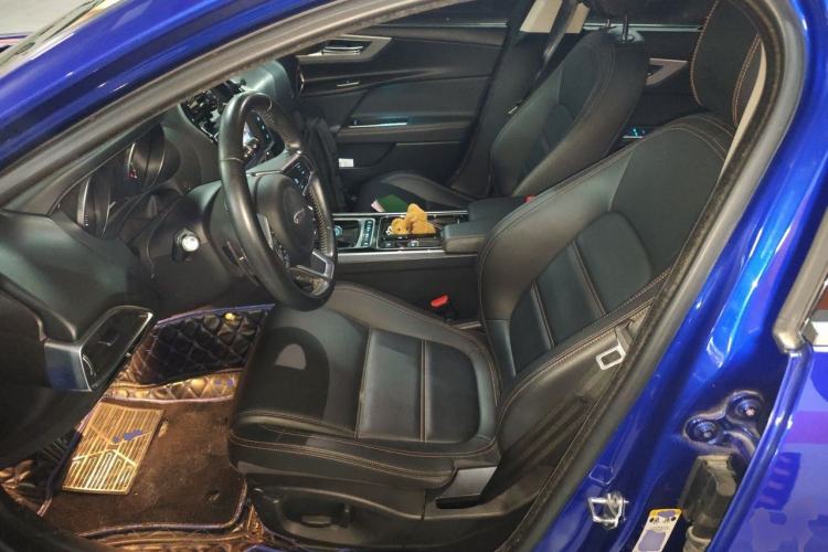 Used Jaguar XEL 2018 2.0T 200 PS Luxury Edition Left Front Seat