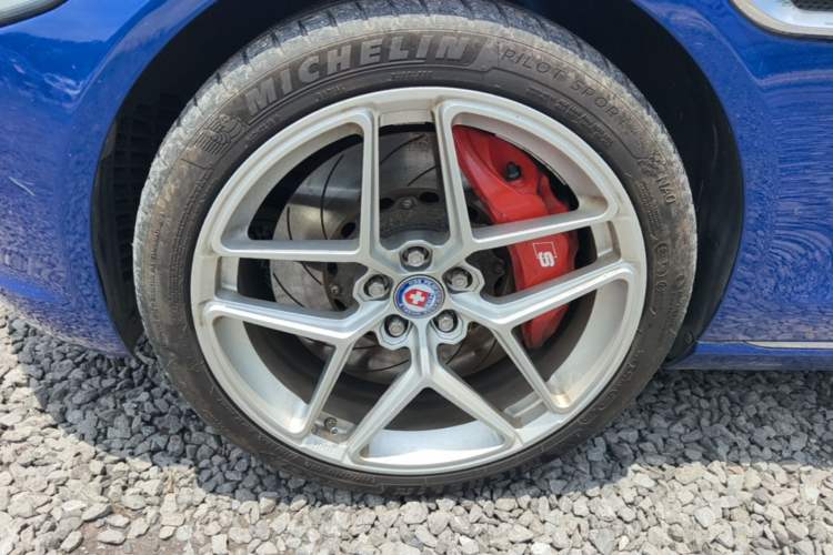 Used Jaguar XEL 2018 2.0T 250 PS Premium Edition Left Front Wheel Hub