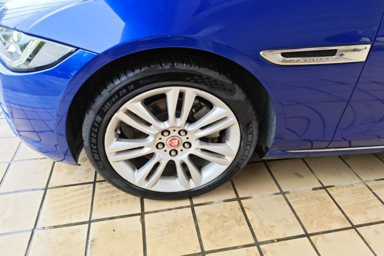 Used Jaguar XEL 2018 2.0T 200 PS Premium Edition Left Front Wheel Hub