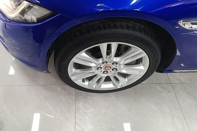 Used Jaguar XEL 2018 2.0T 200 PS Premium Edition Left Front Wheel Hub