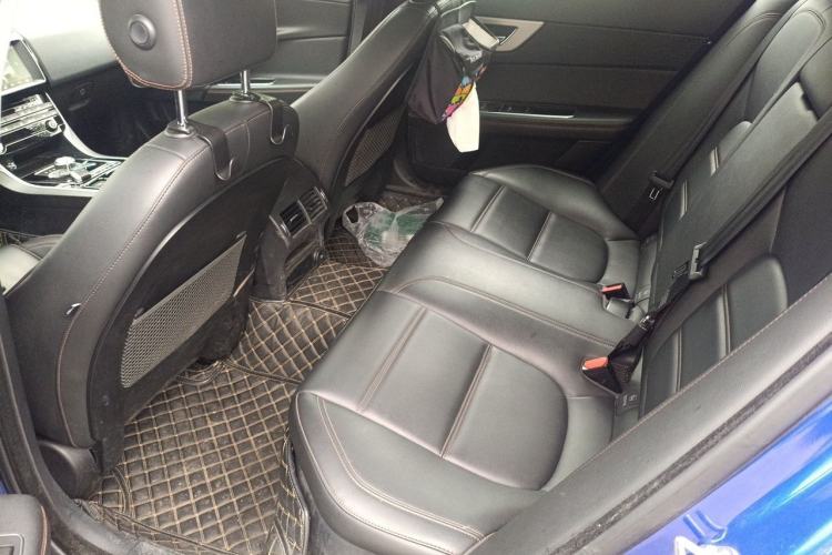 Used Jaguar XEL 2018 2.0T 200 PS Premium Edition Left Rear Seat