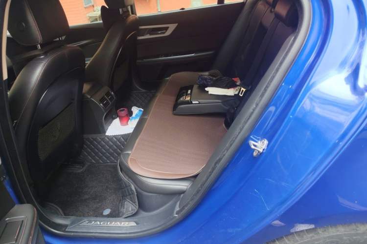 Used Jaguar XEL 2018 2.0T 200 PS Luxury Edition Left Rear Seat