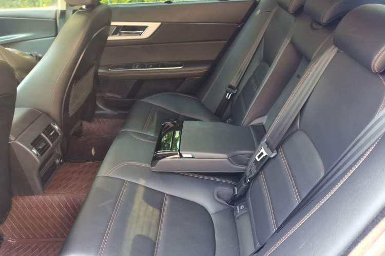 Used Jaguar XEL 2018 2.0T 200 PS Premium Edition Left Rear Seat