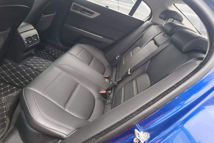 Used Jaguar XEL 2018 2.0T 250 PS Premium Edition Left Rear Seat