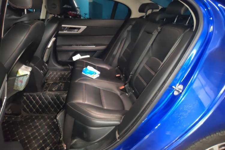 Used Jaguar XEL 2018 2.0T 200 PS Premium Edition Left Rear Seat