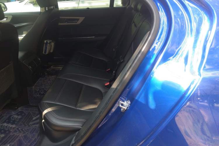 Used Jaguar XEL 2018 2.0T 200 PS First-Edition Limited Edition Left Rear Seat