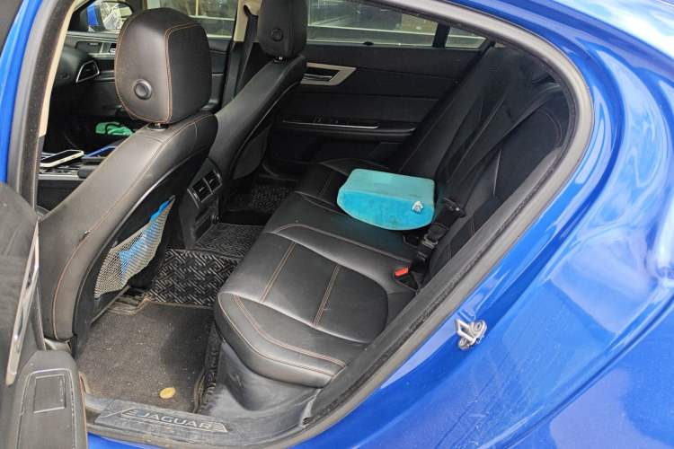 Used Jaguar XEL 2018 2.0T 200 PS Premium Edition Left Rear Seat